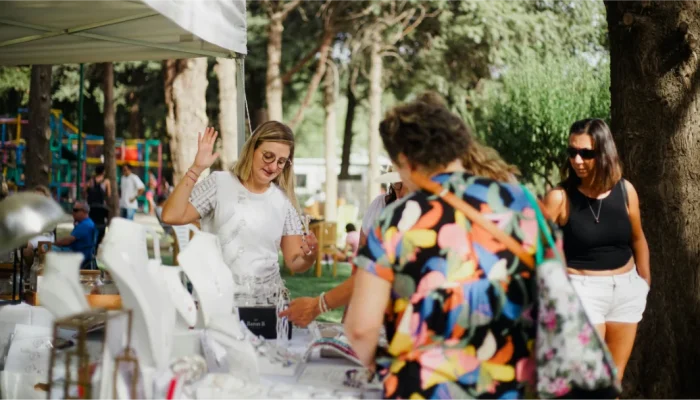 Créer du lien avec les visiteurs pendant un marché artisanal